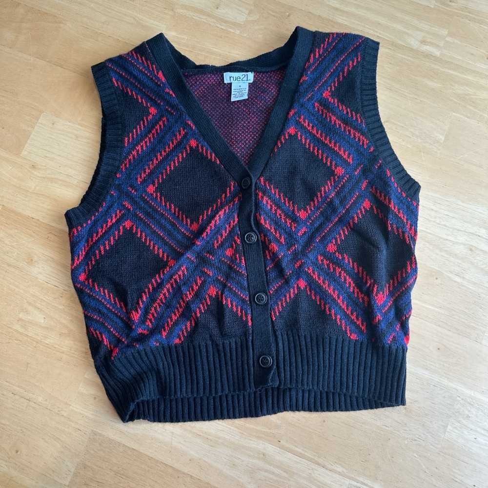 Rue21 Women's Black and Red Sweater Vest Small